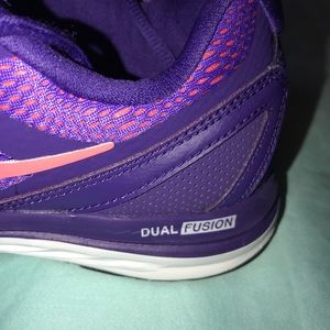 Nike Shoes - Women’s Purple Nike sneakers in EUC👟😍 Nike Shoes - Women’s Purple Nike sneakers in EUC👟😍